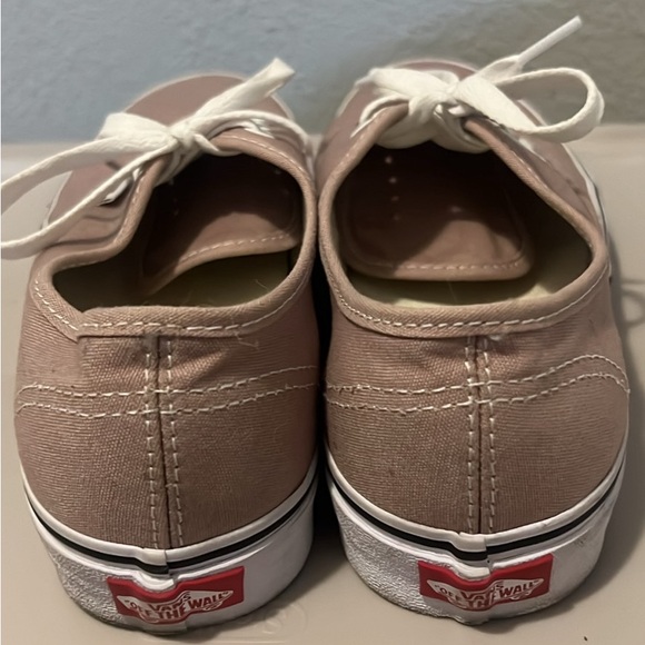 Vans - Picture 3 of 4